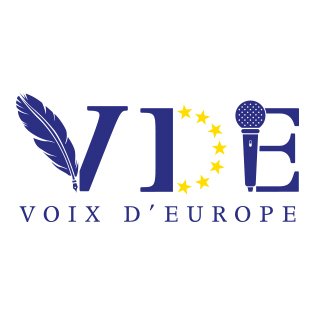 Une équipe européenne unie dans la diversité dont @chloelourenco et @natdaro14 🇪🇺 Lauréat du Prix de l'initiative européenne 2018 de la @MdEuropeParis