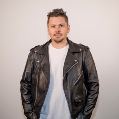 Singer/songwriter, influenced by; Pearl Jam, Tom Petty & Fleetwood Mac. email:admin@bradenevans.com