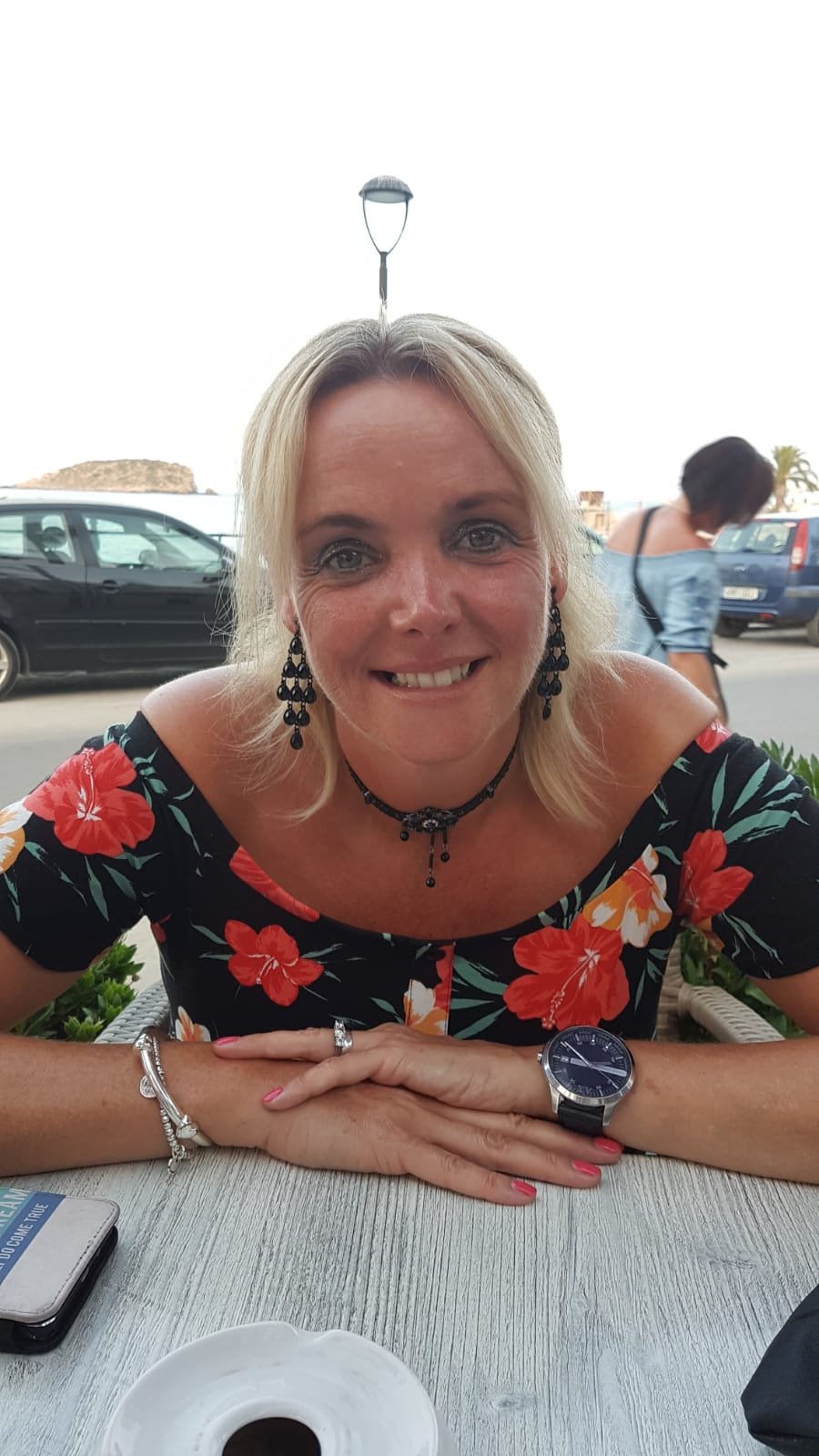 HelenJo22201729's profile picture. I'm a Mama and a Wife....living with Stage 4 Breast Cancer since Jan 2014.....LOVE..ING life