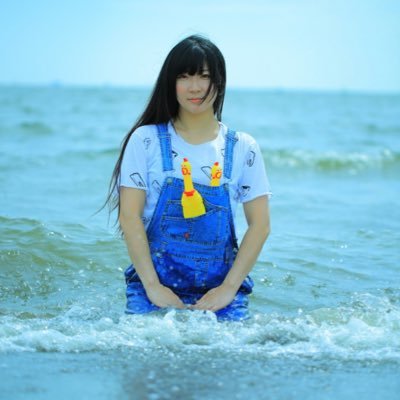 ✨女優✨脚本✨演出✨エンタメに貪欲オバケ👻好きな食べ物はじゃがいも。その他芋類。うどん。ちくわぶ。みかん。パイン。もも。漫画とアニメと音楽と笑顔が好き。アラレちゃんになりたい🫶あだ名が多い(ハチとかジョンとか)🕴やんわりコス活🕴君を退屈から救いに来たんだ