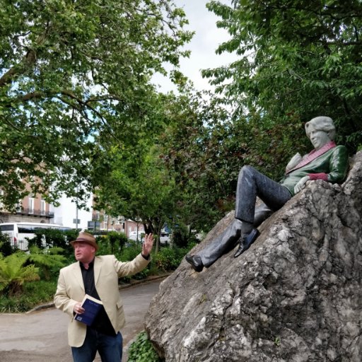 Dublin's first dedicated tour to the Young life of Oscar Wilde. This unique walking tour explores his birthplace, collage and social haunts.