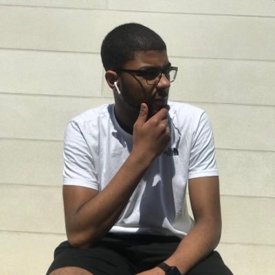 smellydellehh's profile picture. living my best life 😬