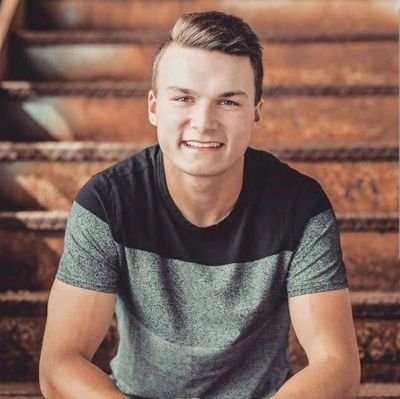 I'm currently enrolled at MATC for IT Web & Software Development. Read my blogs about my progress and experiences in IT! https://t.co/1H6POfmSWX