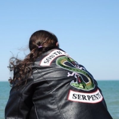 Caitlin_McGee's profile picture. She/her | your resident perky lesbian psycho | photographer | writer | book lover | library clerk | gamer