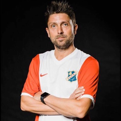 velvang's profile picture. Lyn