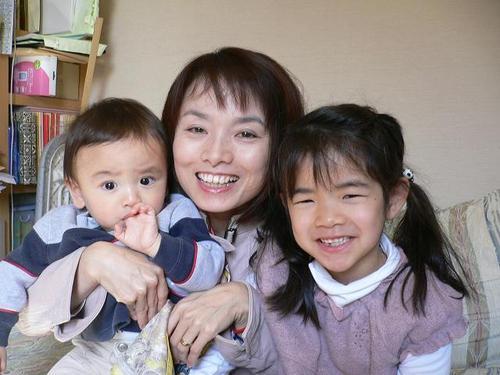 生活の現場から、ネット使って、人間の本能(子育てしたい!とか)に逆らわない社会づくりがしたい。地域づくりの実践&コンサル。プロフィールの写真が古すぎるけど、貴重なので使い続ける^^。エンパブリックコーディネーター、総務省地域情報化アドバイザー、亜細亜大学都市創造学部非常勤講師