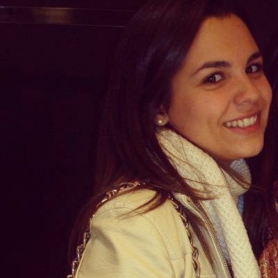 “E questa notte che semina stelle, preziosa come non lo è stato mai...” ❤️