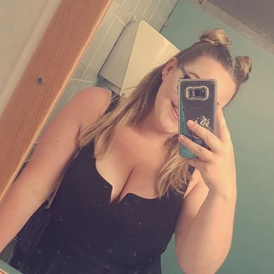 KiahAnnieW's profile picture. singings my fix since ‘96 🎤🎙🎶🎼