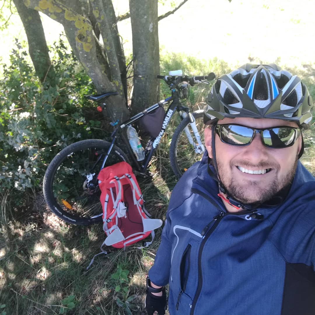 daki_brestovac's profile picture. Oče treh genijev, zaljubljen mož, podjetnik.