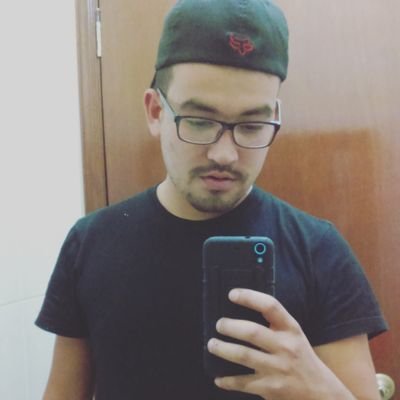 showeell's profile picture. 