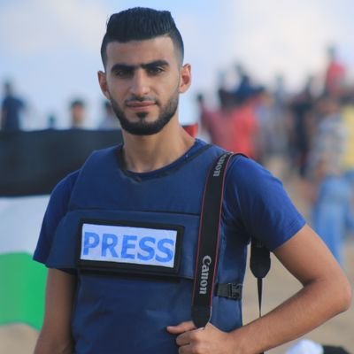 #palistine #Gaza #journalist
صحفي و ناشط فلسطيني .. ✌