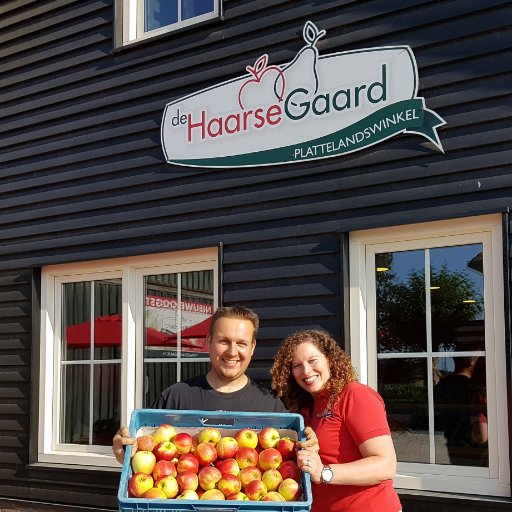 Uw vertrouwde adres voor vers fruit uit eigen boomgaard. Nieuwe plattelandswinkel met groente, fruit, streekproducten, cadeau- en Kerstpakketten. #Haarzuilens
