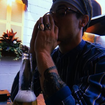 CooIHandIuke's profile picture. daddy's got a new .45