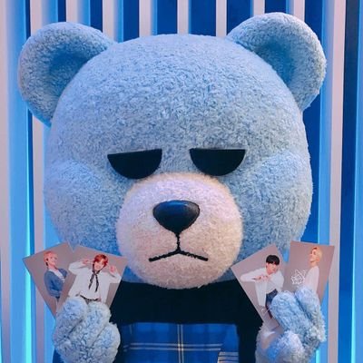 WINNER💙
WANNA ONE❤