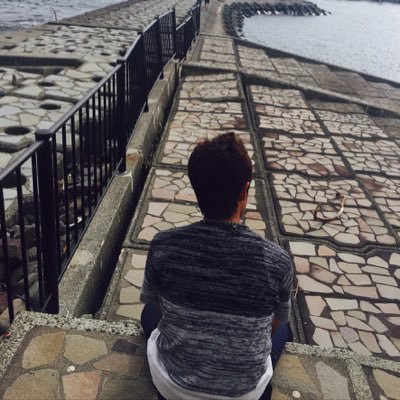 新卒で公務員/約2年で退職/就職して、自分らしく生きることの大切さを学ぶ/あなたが自分らしい人生を送れるように支援します/https://t.co/cRVUvWZYF4
