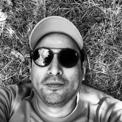 NFL , pet lover , old video gamer , amateur bass player, ingeniero, biometría , AFIS