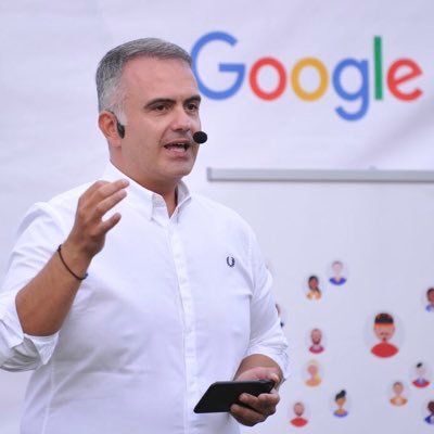 Born in #Germany, living in #Greece. #Journalist, #Communications Specialist, Elected member of the Political Committee of @neademokratia | RTs ≠ endorsement