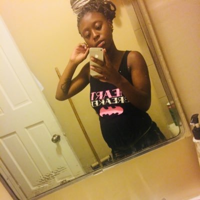 MinnieA7717's profile picture. Young Mother👣 Young leader ✊🏾Against negative 👎🏽 Global Majority Youth Rising I will make a change ✊🏾💙