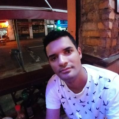 Capixaba, natural da cidade de Vitória/ES.
Sincero, amigo e parceiro.
Especialista de Treinamento.
Teólogo.
Graduando em Gestão de RH.
@alcinorsoliveira