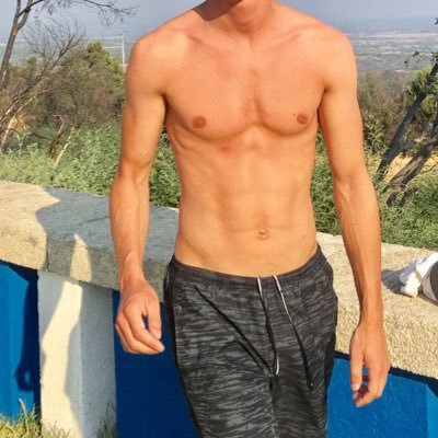 bgmuscle's profile picture. 22 a Yeux bleu sportif (180 70k) Discret et pas efféminé 😏kiffe faire la chienne 👅 Venez pv😘