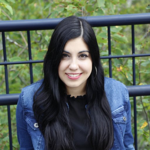 AnnJuliePageau's profile picture. Blogger & Copywriter