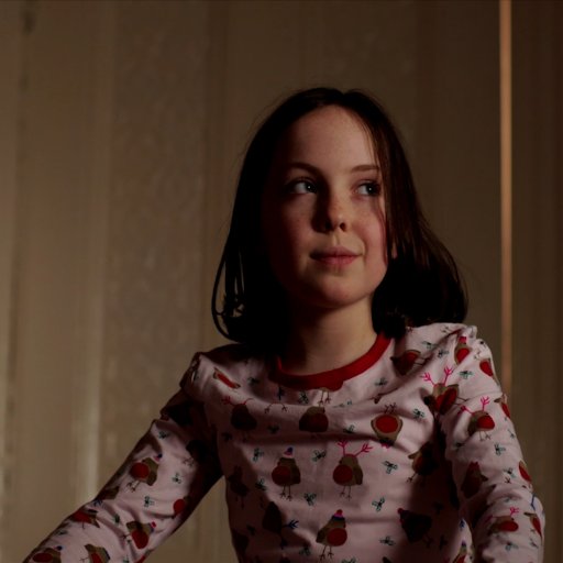 Ex-con, Gerard, recenlty bereaved of his wife & now a single father, tries tirelessly to get a job & provide a lovely Christmas for his 7 yr old daughter, Tara.