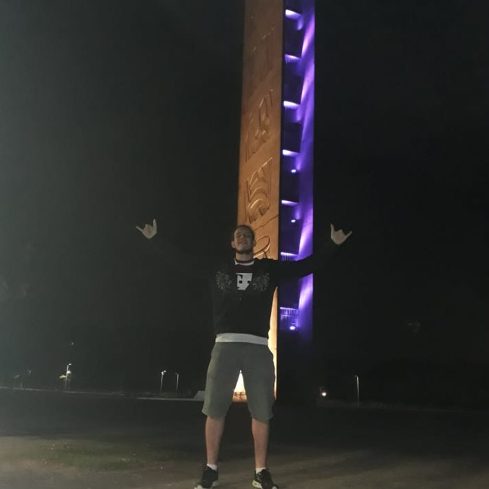 Quem sou eu? Não sei.
Pq estou aqui? Não sei.
Que a derivada do momento esteja contigo.
Vai Corinthians!
Astronomia - IAG/USP