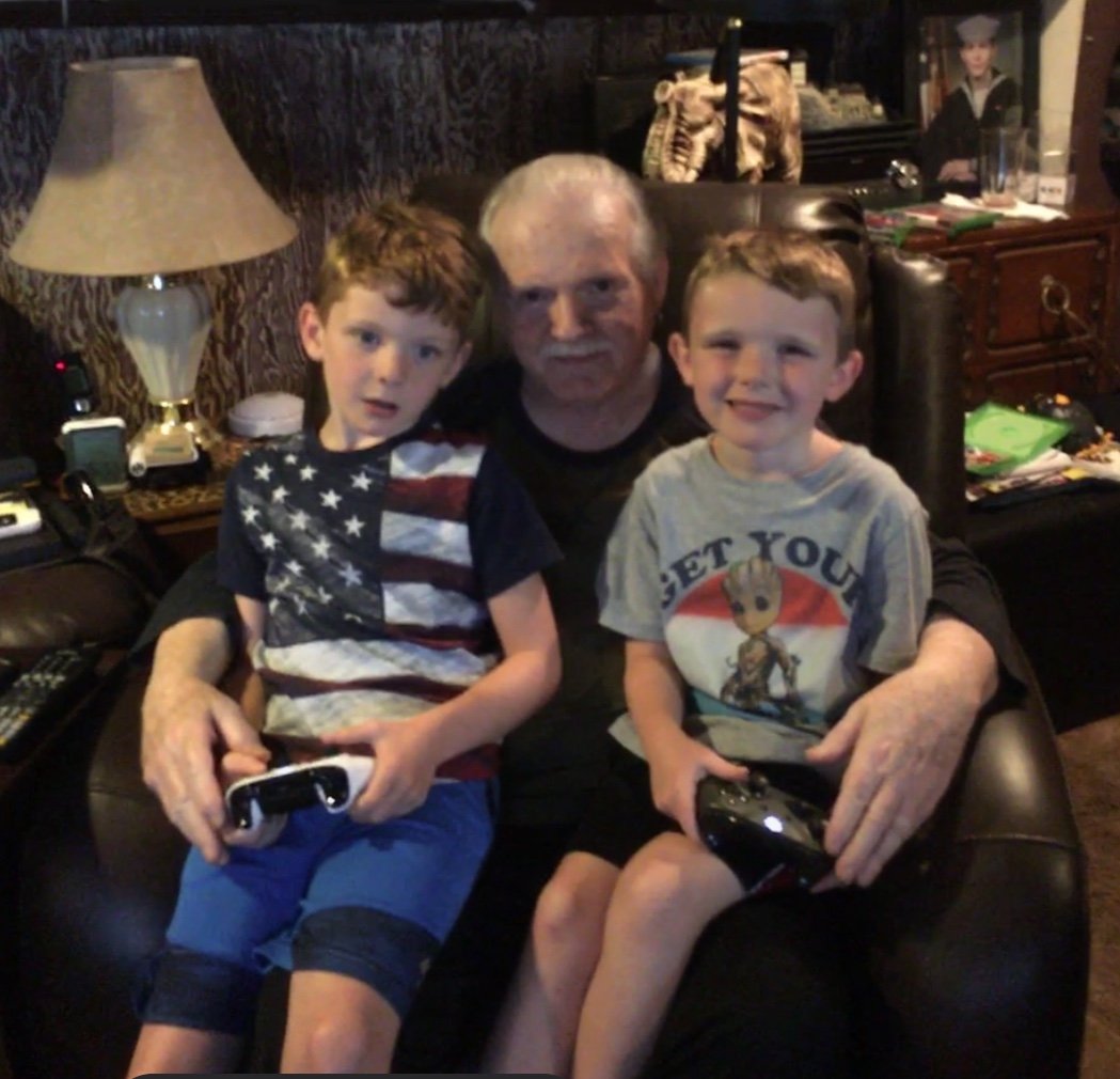 Progressive Patriot. Keeps it simple: Loves America, hates Russia and anyone who betrays this country. Proud father of Navy OEF Vet. 2008-09 #impeachtrumpnow