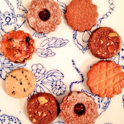 lapause108's profile picture. ヨーロッパの郷土菓子を中心に主に関西、東海、関東各地の手づくり市・イベントに出店中。