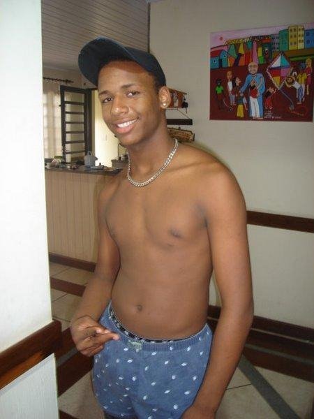 Relaxa fica louca arrepia. sussrra,faz louca, tira roupa.
Relaxa que agente se pega se acha
Relaxa feche os olhos que eu vou ty levar...