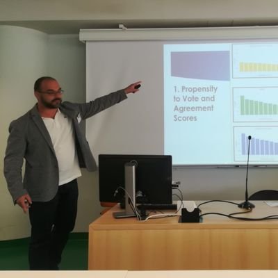 Professore associato di PoliSc and IR @Unipisa and teacher at CalState University Florence. I study European politics and Political Parties https://t.co/1fPbC1MmHq