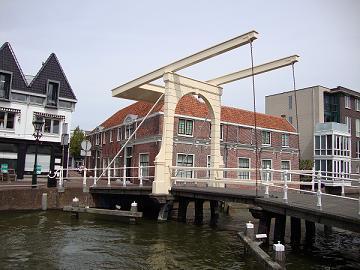 Woningstichting Van Alckmaer verhuurt woningen in Alkmaar en omgeving. Daarnaast zetten wij ons in voor het behoud van panden met een historische waarde.