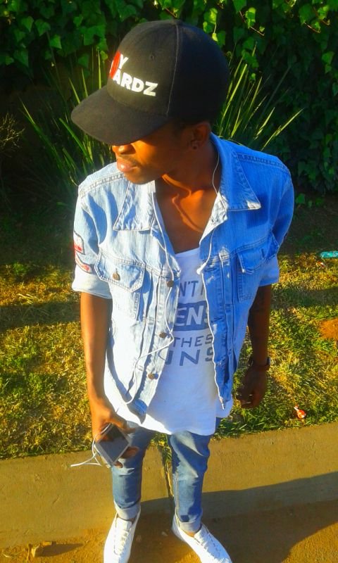 ThySkinnySabby's profile picture. Art is life..
Music writer, 
Painter, Designer ,Model ..
Sagittarius King
IXlives pride evolution..