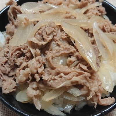 私の行動範囲にある「近所」にある美味しいごはんを紹介。出没場所は高円寺・中野・新宿・池袋近辺。巣鴨→大塚に引っ越しました！「どこで食べようかな」と思ったときのヒントになれば。好物は牛丼、麻婆麺、台湾ラーメン、カツカレーうどん！