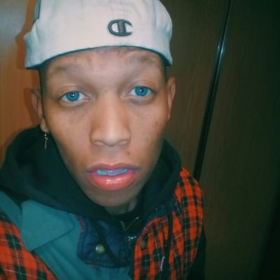 MANELS_SCO's profile picture. student📚/fashion blogger👖👕/capricorn🐐/ university of johannesburg/IG:Manels_scourer📸