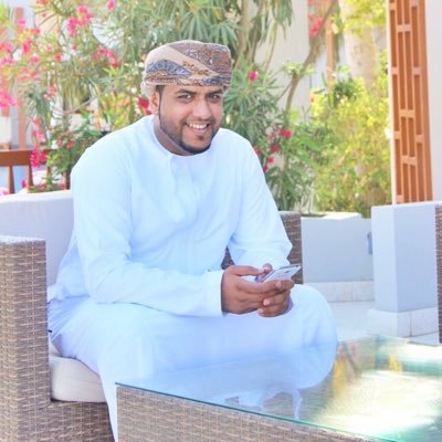 مِن الجّيد أن لا أحد يــرى مّا بداخلنا !. #اقتباسات