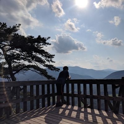 TheMattRice's profile picture. Knower of nothing.