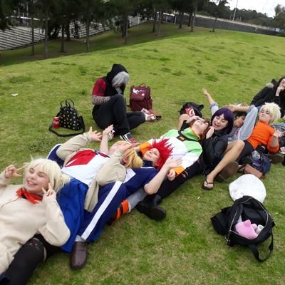 Do you #cosplay and regularly attend Melbourne cons? We're the page for you! 
We feature local cosplayers, see insta dm highlight for deets 😄