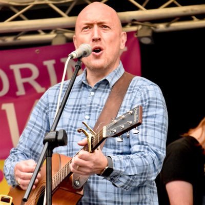 Singer/entertainer performing a wide range of pop and rock classics. Book now for your wedding,party or event! See https://t.co/xpNI2u2QDj