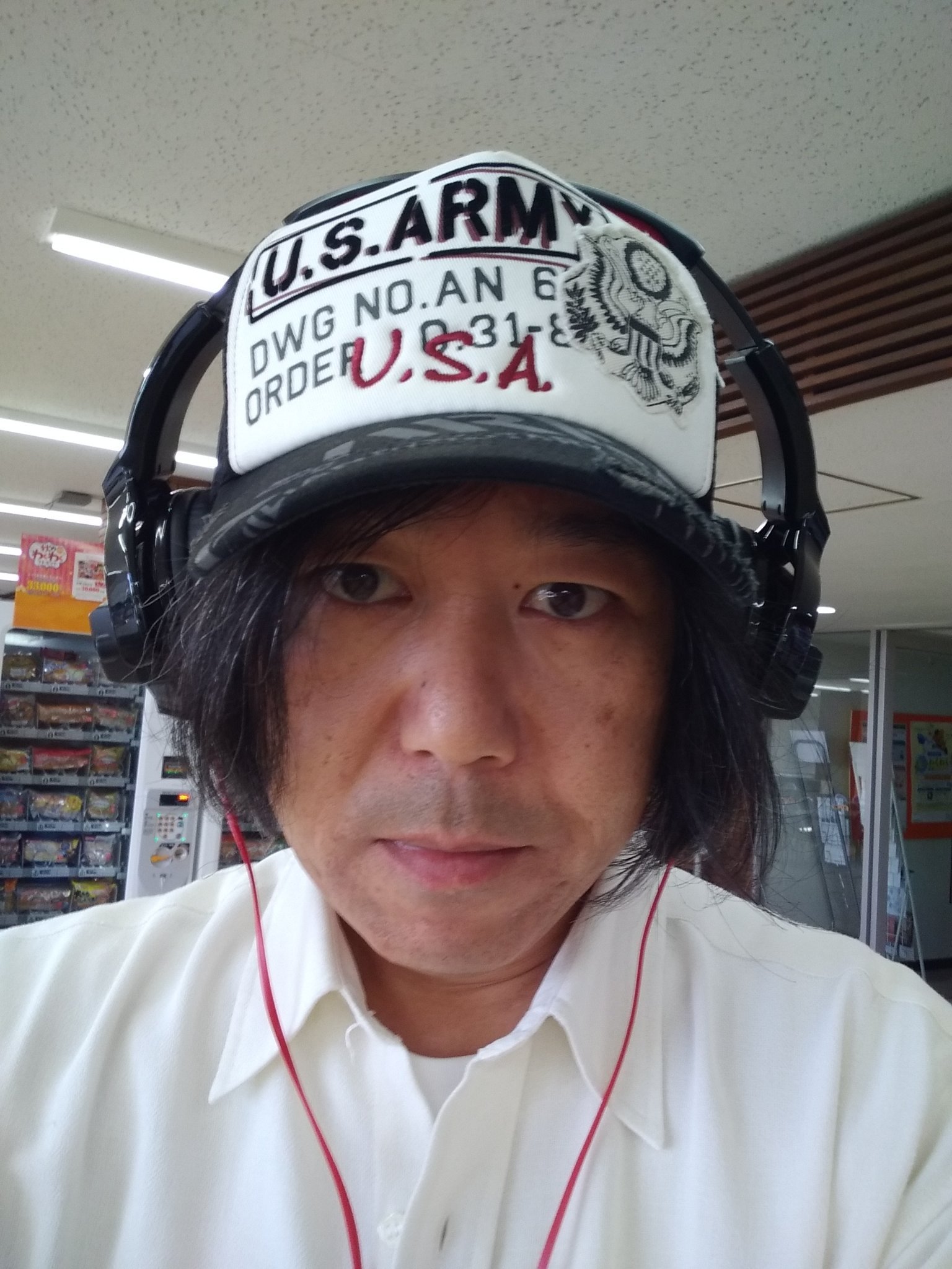 jppost54697654's profile picture. 僕の名はKazuhiro。1968年3月3日誕生。職歴Hotelman/Salaryman/Postman。電子工学と人工知能の専門士。現在、総務省所管特殊法人日本郵便アソシエイト社員。性別ヘテロセクシャル。未婚実子希望。コスプレイヤー理想。プラモデル。音楽・家電量販店ファン。通販・街頭散策。鉄道ファン。※フォロー歓迎