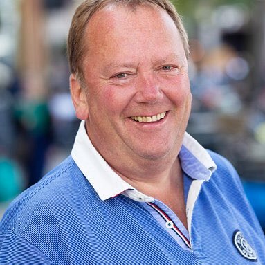 sociaal-democraat, statenlid PvdA, secretaris Lokaal FNV, voetballiefhebber en al 58 jaar supporter van FC Groningen!
