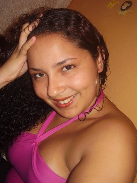 amiga,sincera,gosto de me comunicar com pessoas independente de cultura,opções de vida enfim prezo uma amizade sincera,oq precisar conte comigo!