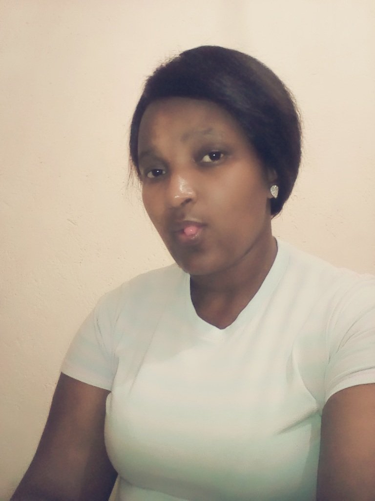 Nyathukomphemb2's profile picture. 