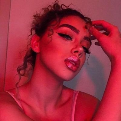 slayformex's profile picture. moja głowa paruje jak Tinder                                     
fback*