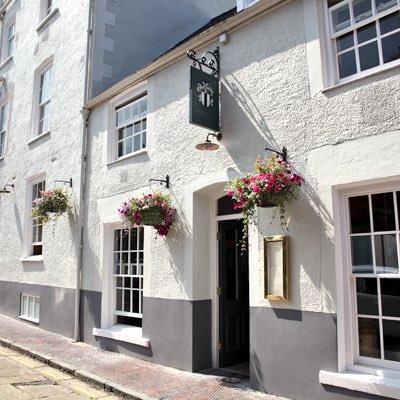 Friendly pub within the medieval walls of Conwy where you can enjoy fresh food, great local ales, a glass or two of quality wine and cosy boutique guest rooms.