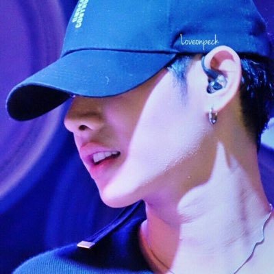 Phoenique13's profile picture. #PeckPalitChoke ❤️