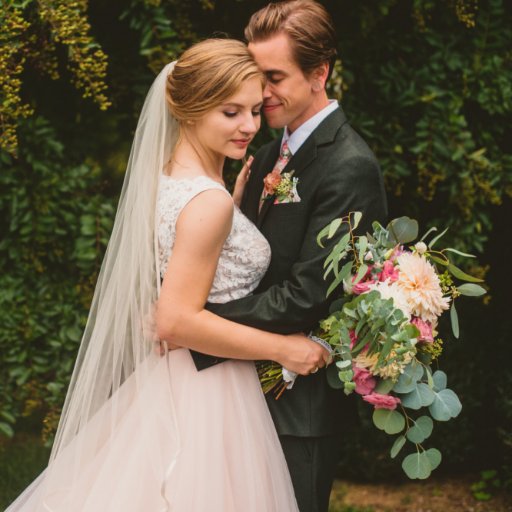 sandiraesuter's profile picture. 