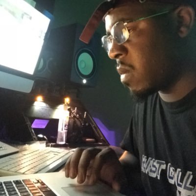 Comedian/Producer. DJ, Youtube channel link below: Beats & Random Thoughts Drops Every Hump Day @bam_williams.