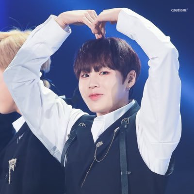 HOTSHOT/Wanna One's Ha Sungwoon 하성운 1st Singapore Fanbase 😊❤️ FOR 핫샷/워너원 하성운 ♡
