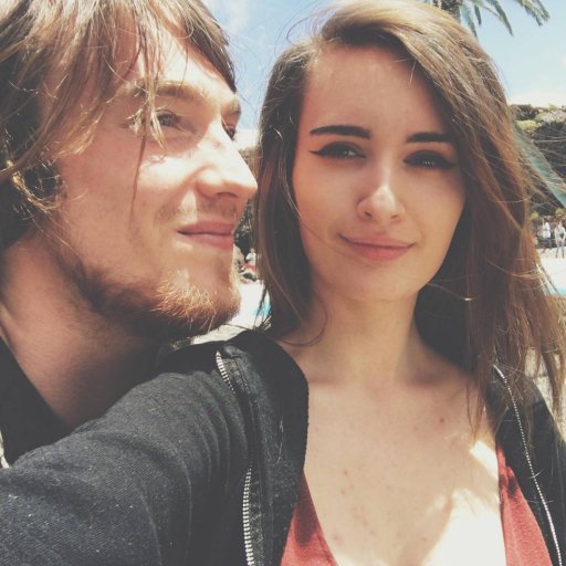 Aspiring YouTube+Bloggers, Eda & Steve are Irish misfits who decided to roam the earth, sharing the ups and downs of travelling. Currently in: #Ireland